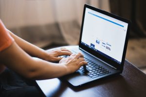 Reklama programatyczna a optymalizacja wydajności kampanii reklamowych