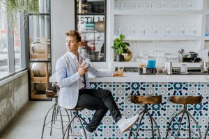 Jakie są najlepsze praktyki tworzenia stron docelowych w kampaniach reklamowych online?